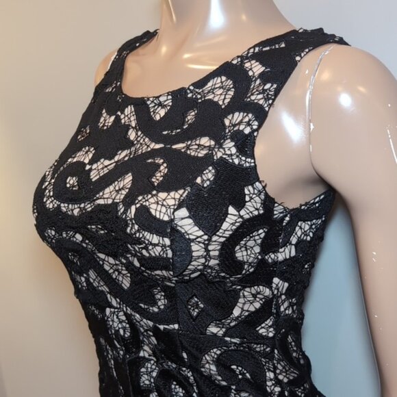 Saints + Secrets Lace Bodice Formal Maxi Dress Slit Chiffon Drop Waist Black - Picture 5 of 16